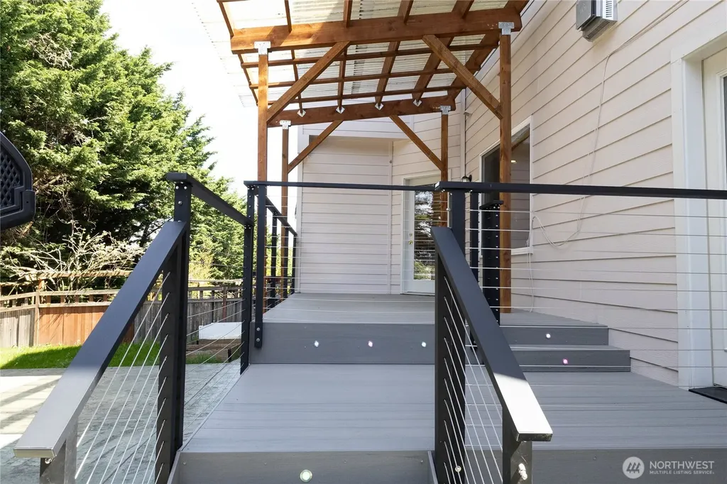 11816 240th Place Kent WA 98030