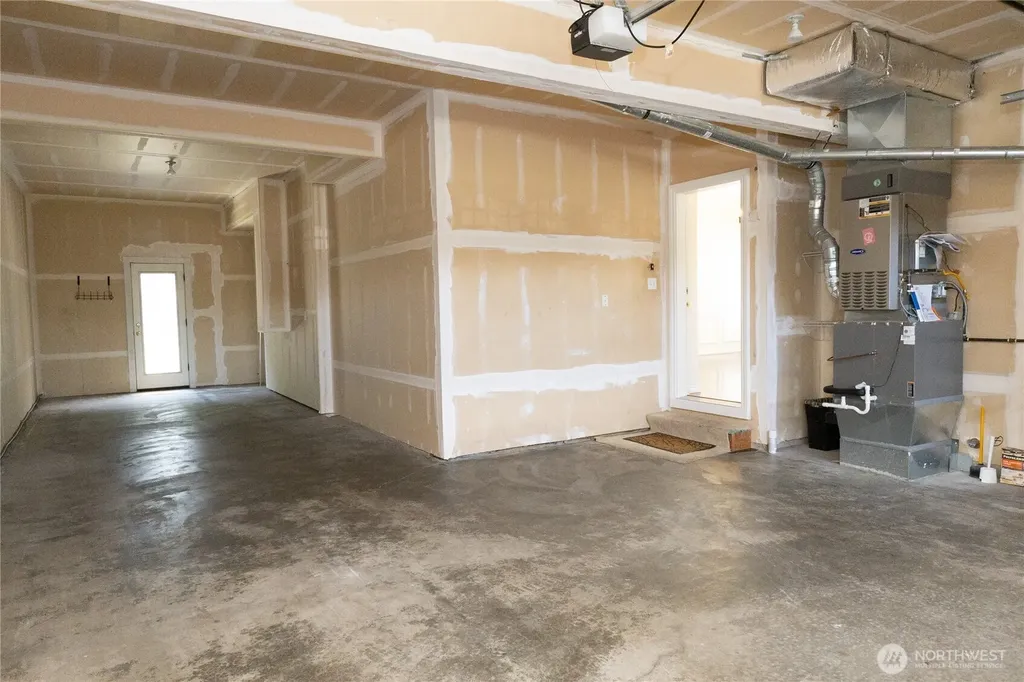11816 240th Place Kent WA 98030
