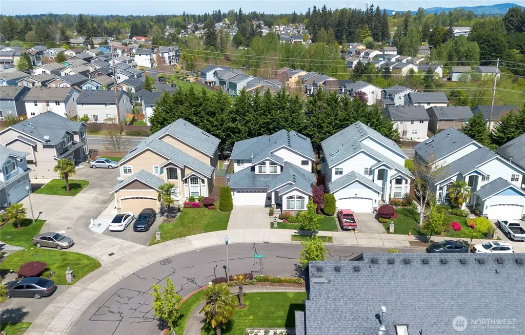 11816 240th Place Kent WA 98030