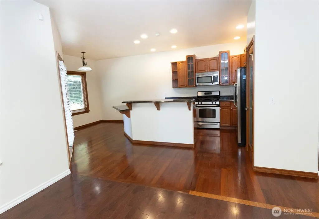 11816 240th Place Kent WA 98030
