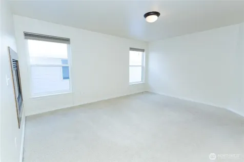 11816 240th Place Kent WA 98030