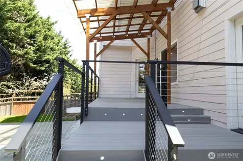 11816 240th Place Kent WA 98030