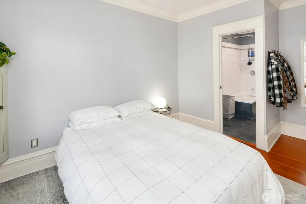 7 Harrison Street Seattle WA 98109