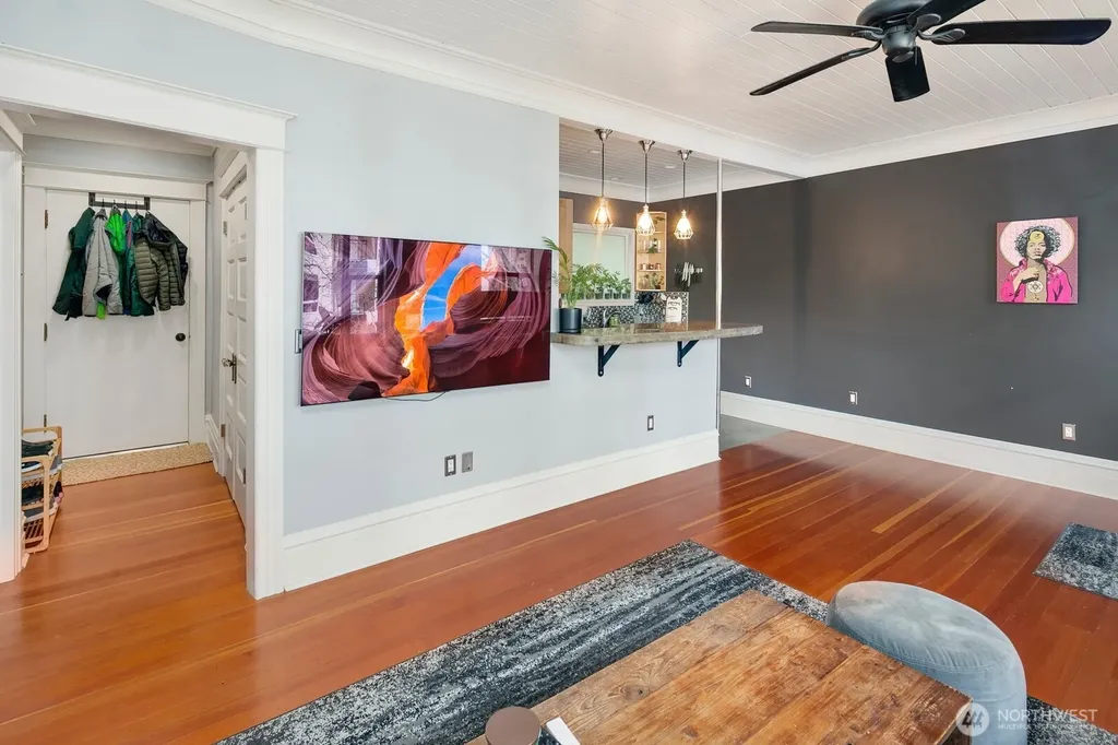 7 Harrison Street Seattle WA 98109