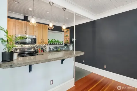 7 Harrison Street Seattle WA 98109