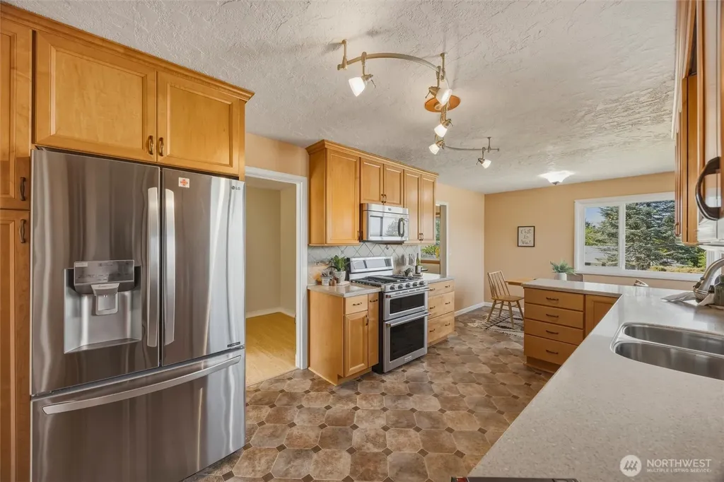 1119 Longview Avenue Anacortes WA 98221