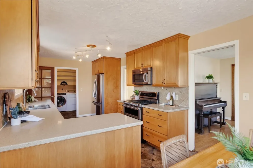 1119 Longview Avenue Anacortes WA 98221