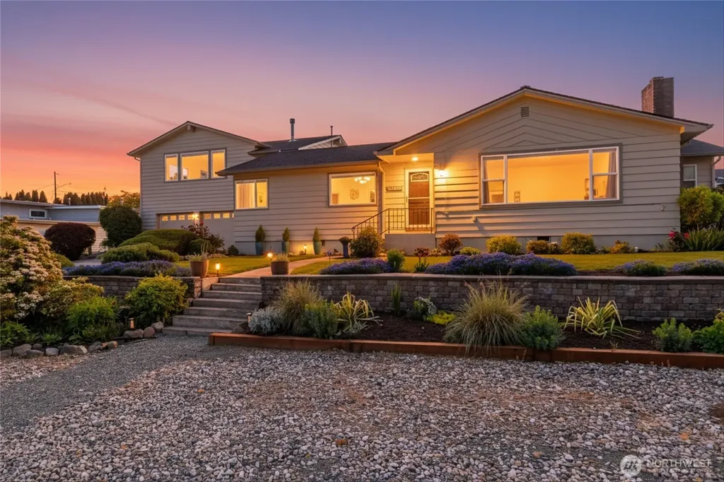 1119 Longview Avenue Anacortes WA 98221