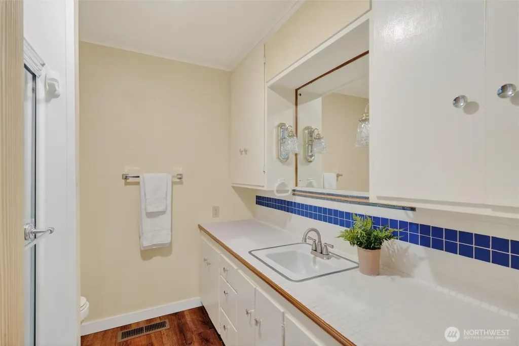 1119 Longview Avenue Anacortes WA 98221