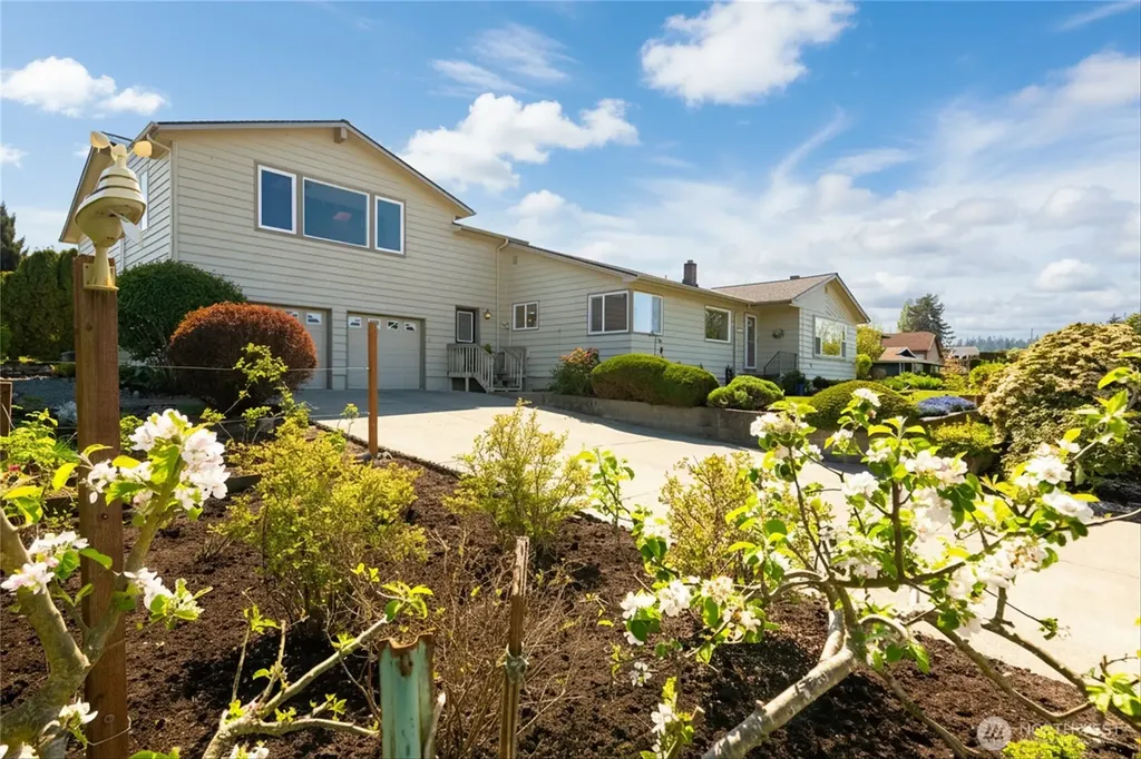 1119 Longview Avenue Anacortes WA 98221