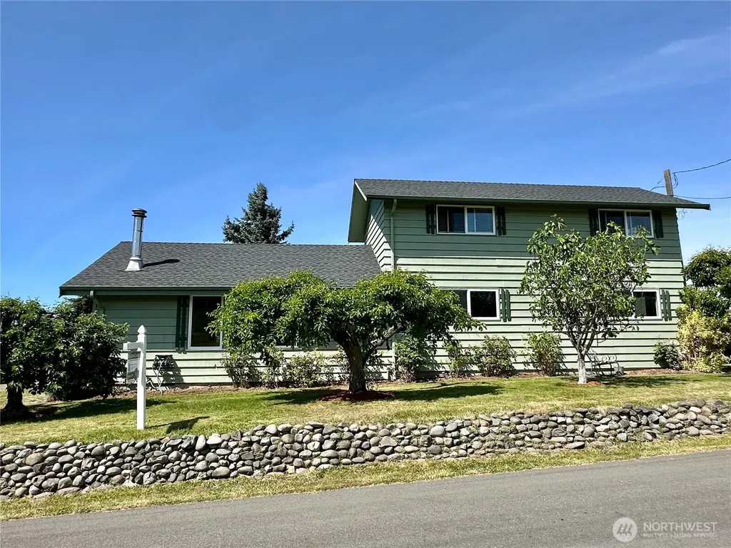 31 Brueckner Road Sequim WA 98382