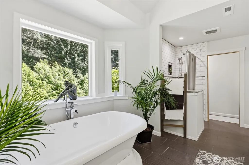 1490 NE Hudson Ave Avenue Poulsbo WA 98370