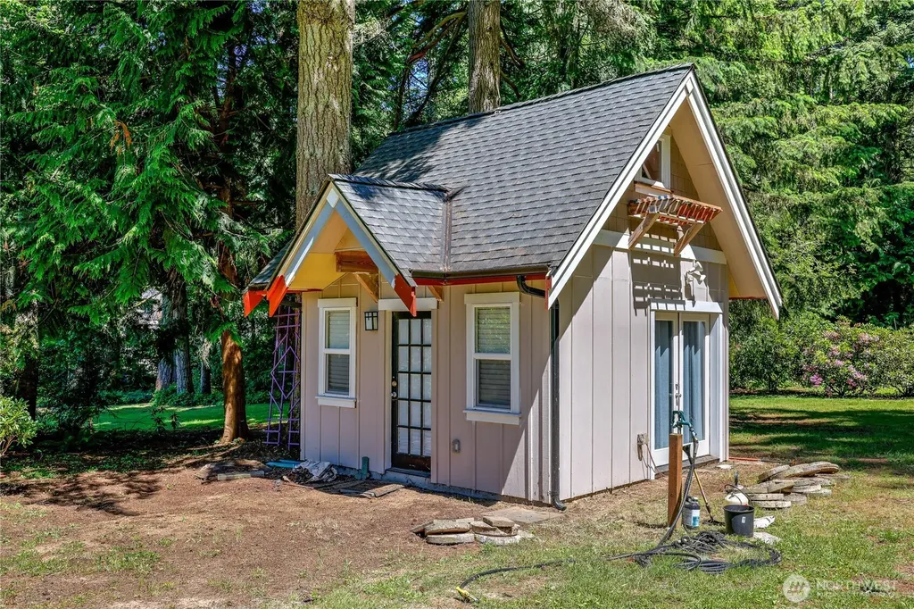 1490 NE Hudson Ave Avenue Poulsbo WA 98370