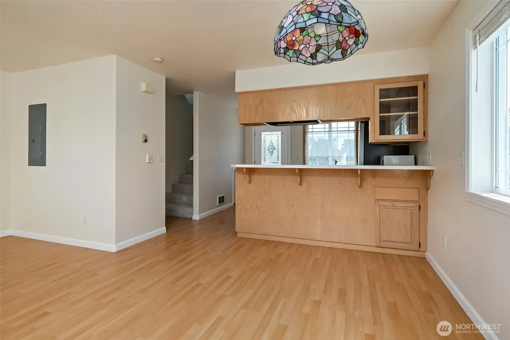 45 N Oak Harbor Street Oak Harbor WA 98277