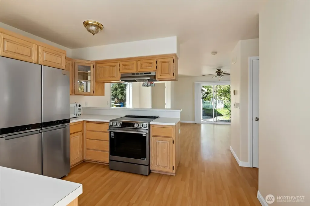 45 N Oak Harbor Street Oak Harbor WA 98277