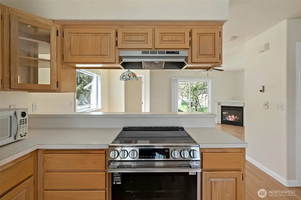 45 N Oak Harbor Street Oak Harbor WA 98277
