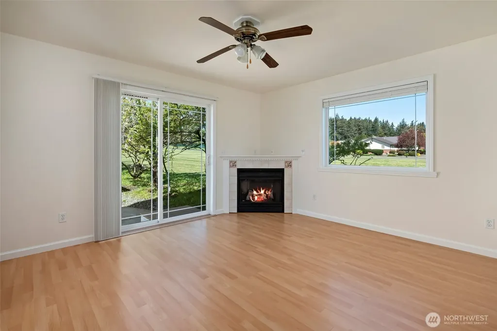 45 N Oak Harbor Street Oak Harbor WA 98277