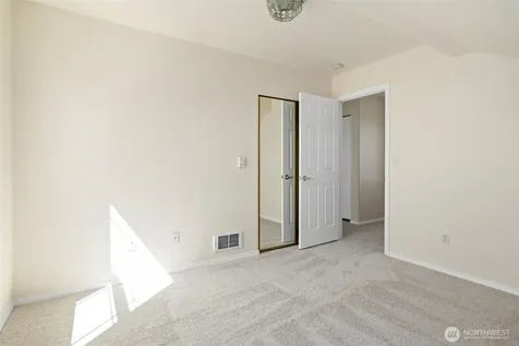 45 N Oak Harbor Street Oak Harbor WA 98277