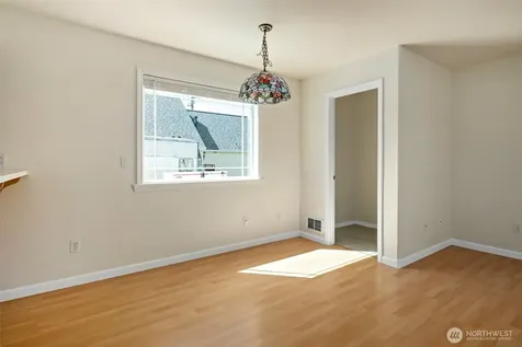 45 N Oak Harbor Street Oak Harbor WA 98277