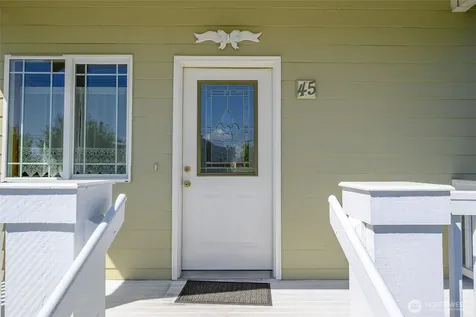 45 N Oak Harbor Street Oak Harbor WA 98277