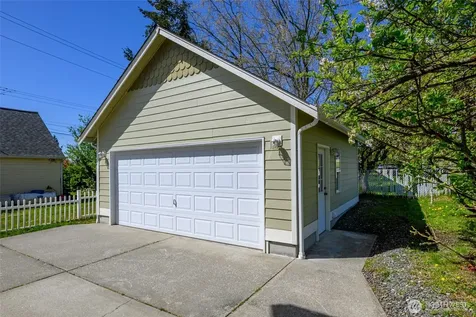 45 N Oak Harbor Street Oak Harbor WA 98277