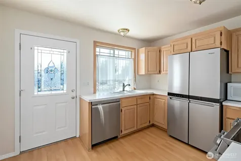 45 N Oak Harbor Street Oak Harbor WA 98277
