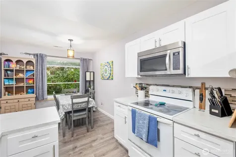 4118 212th Street SW Mountlake Terrace WA 98043