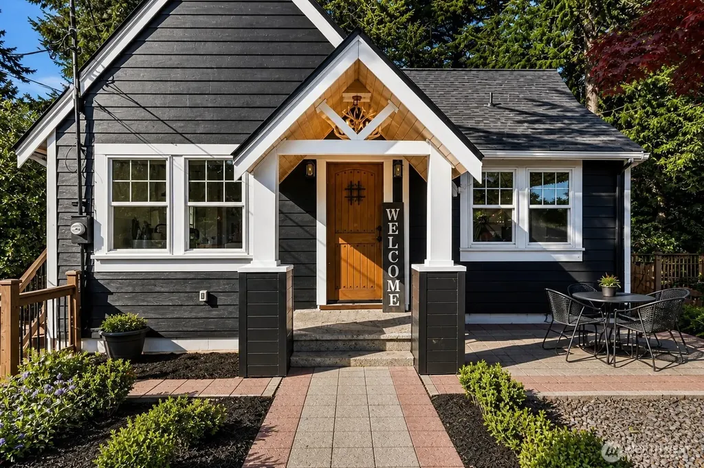 24305 90th Avenue W Edmonds WA 98026