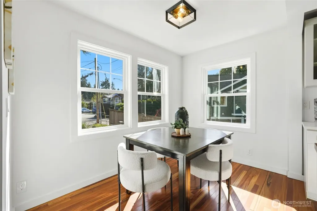 24305 90th Avenue W Edmonds WA 98026