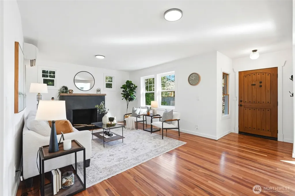 24305 90th Avenue W Edmonds WA 98026