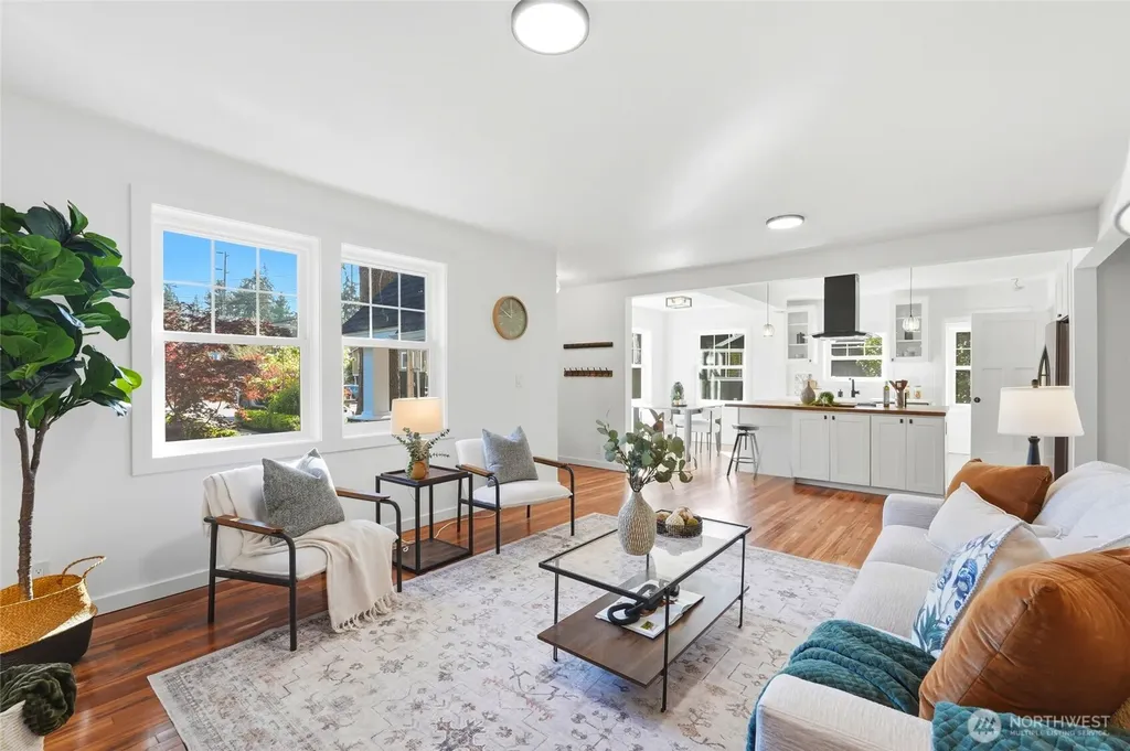 24305 90th Avenue W Edmonds WA 98026