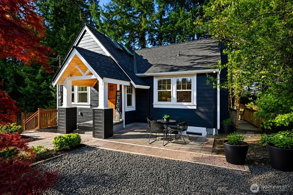 24305 90th Avenue W Edmonds WA 98026