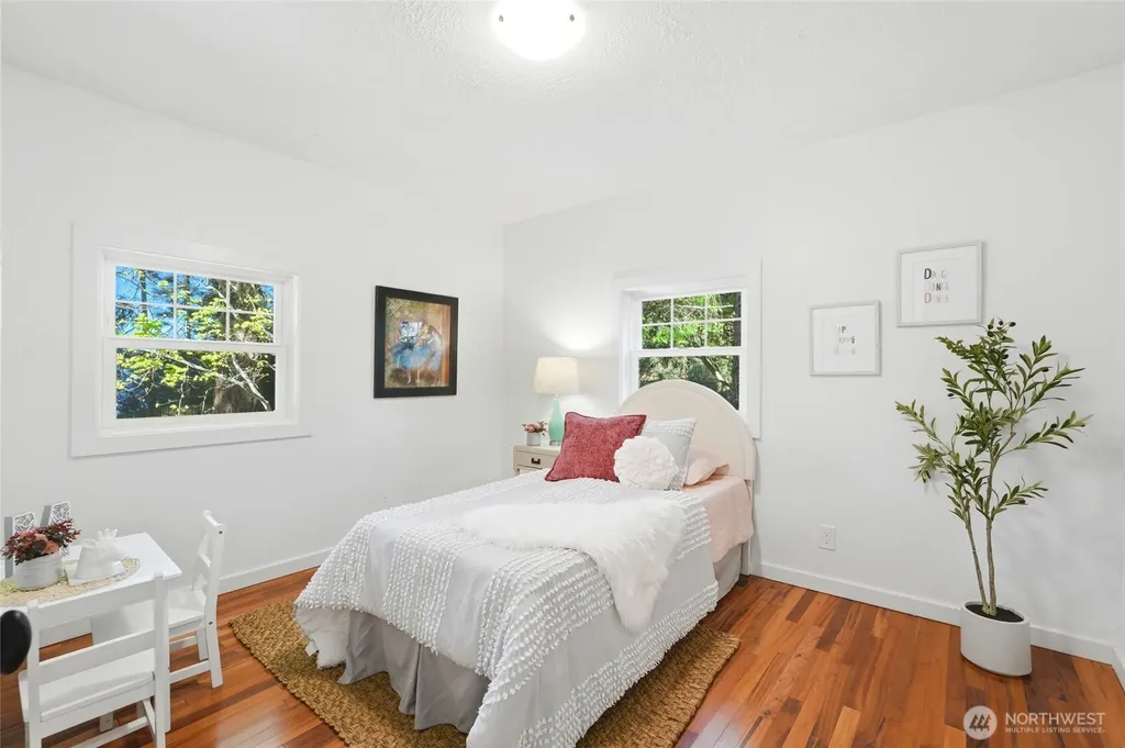 24305 90th Avenue W Edmonds WA 98026