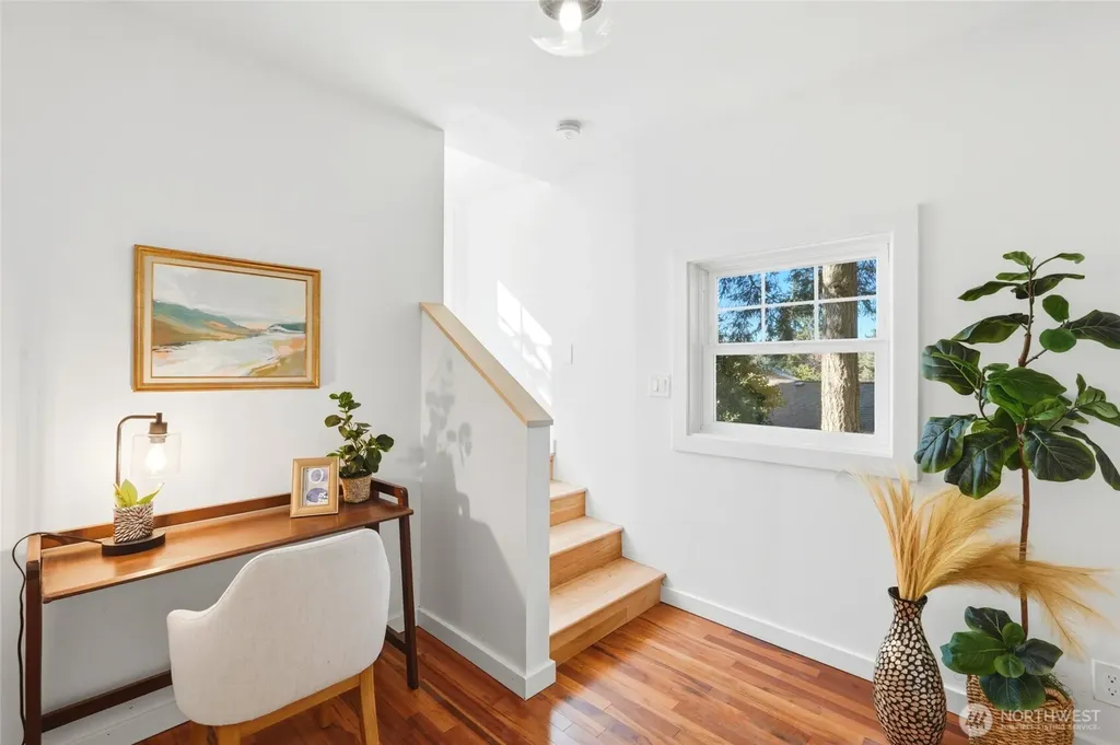 24305 90th Avenue W Edmonds WA 98026