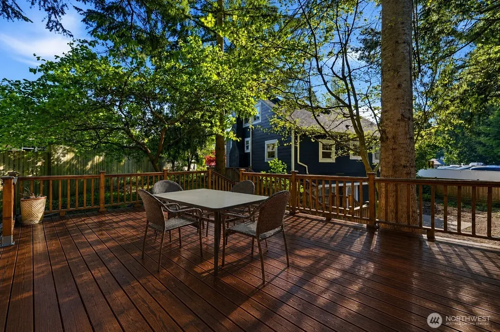 24305 90th Avenue W Edmonds WA 98026