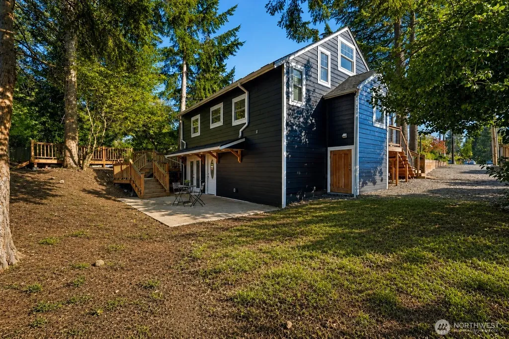 24305 90th Avenue W Edmonds WA 98026
