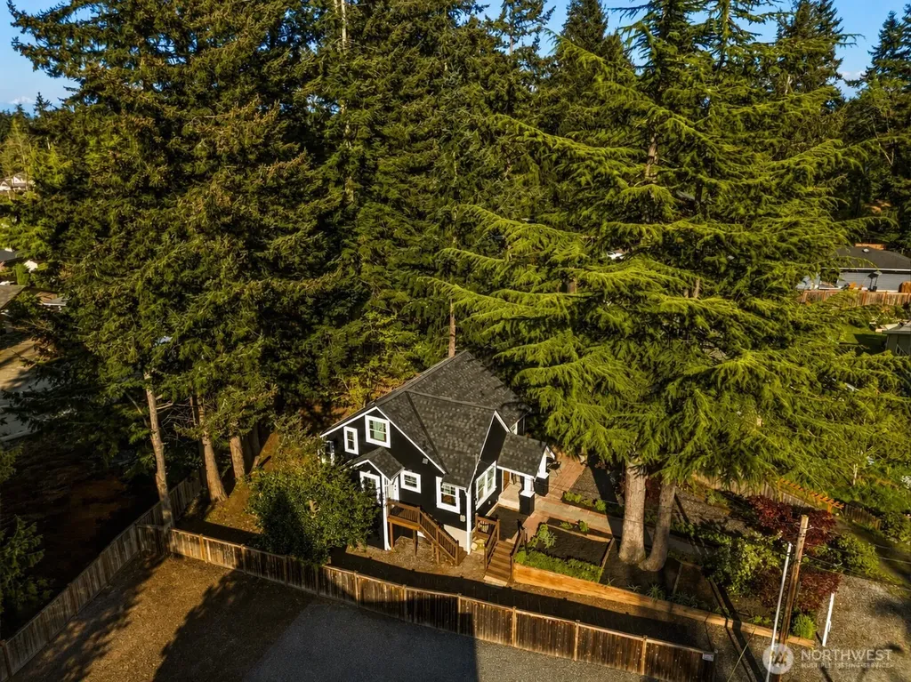 24305 90th Avenue W Edmonds WA 98026