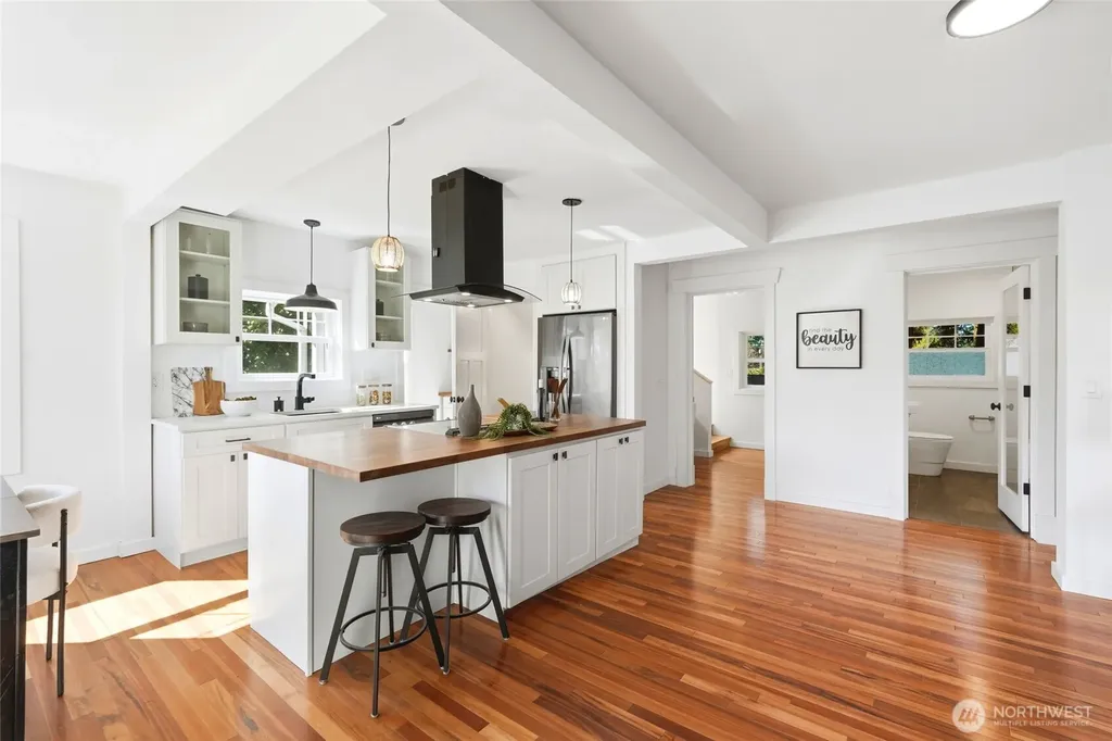 24305 90th Avenue W Edmonds WA 98026