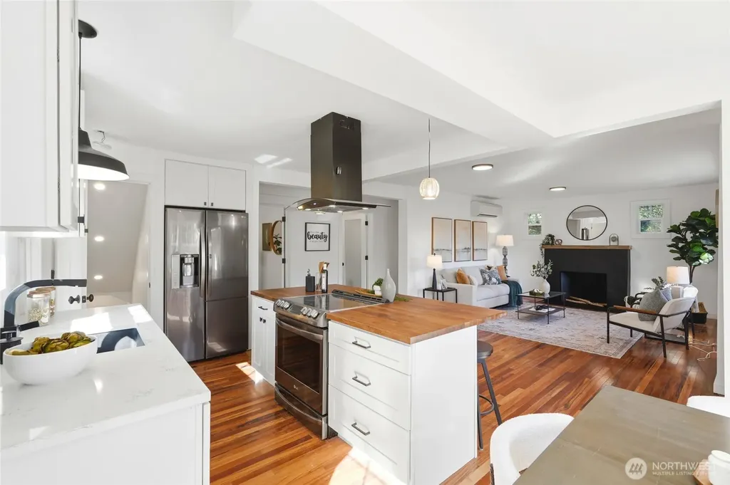 24305 90th Avenue W Edmonds WA 98026