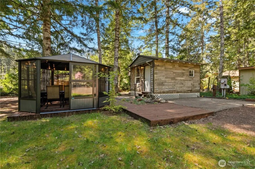 211 N Mount Christie Drive Hoodsport WA 98548
