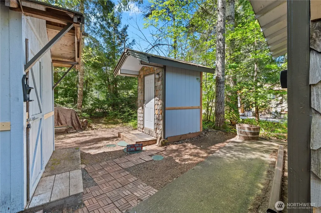 211 N Mount Christie Drive Hoodsport WA 98548