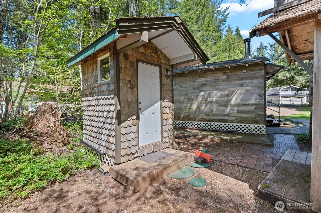 211 N Mount Christie Drive Hoodsport WA 98548