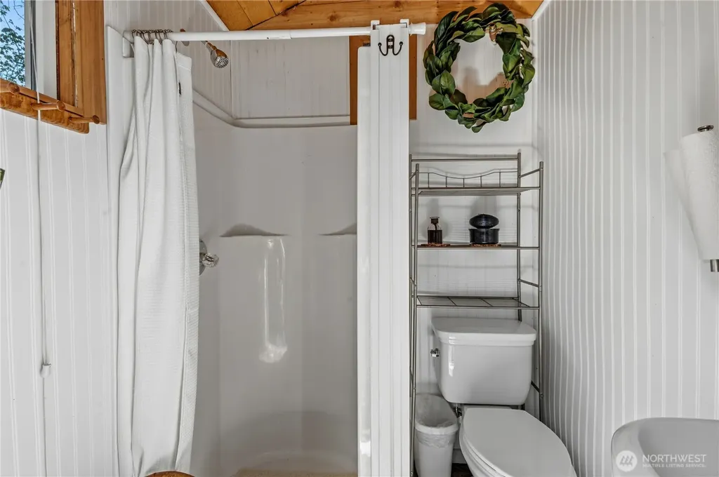 211 N Mount Christie Drive Hoodsport WA 98548
