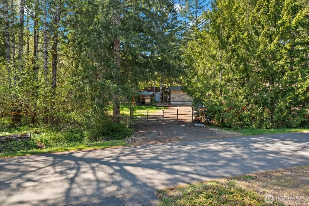 211 N Mount Christie Drive Hoodsport WA 98548