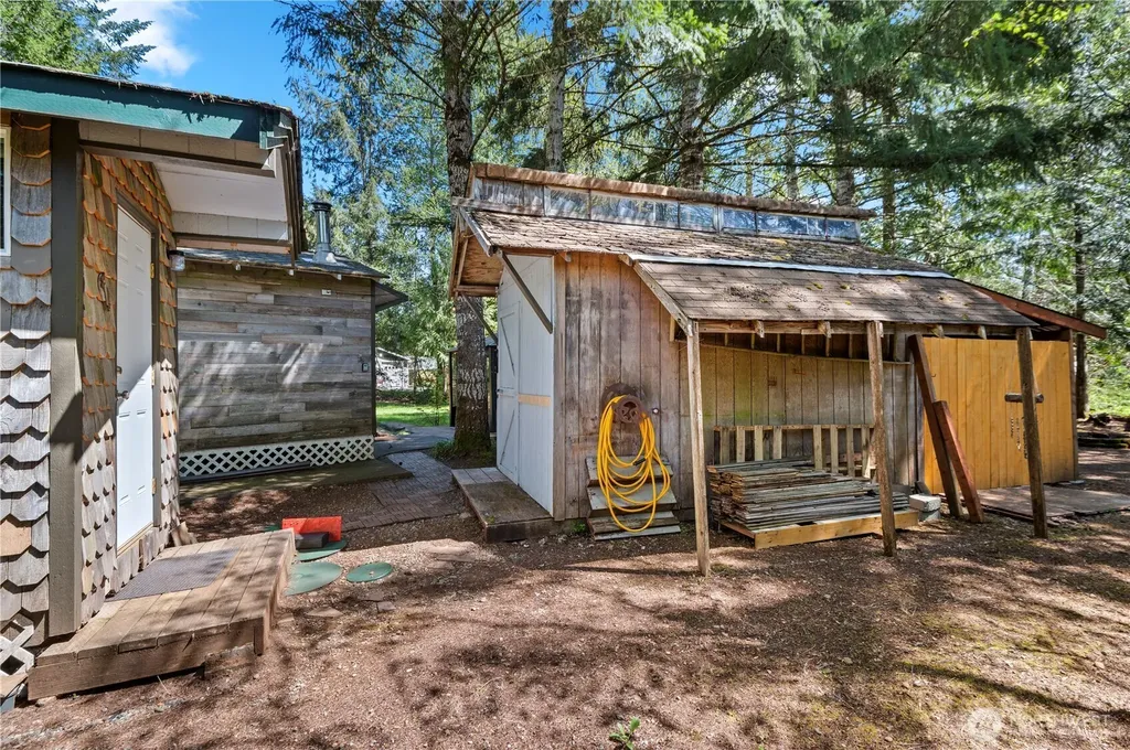 211 N Mount Christie Drive Hoodsport WA 98548