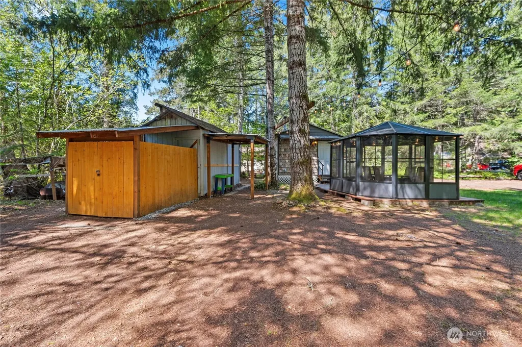 211 N Mount Christie Drive Hoodsport WA 98548