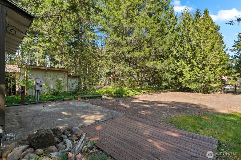211 N Mount Christie Drive Hoodsport WA 98548