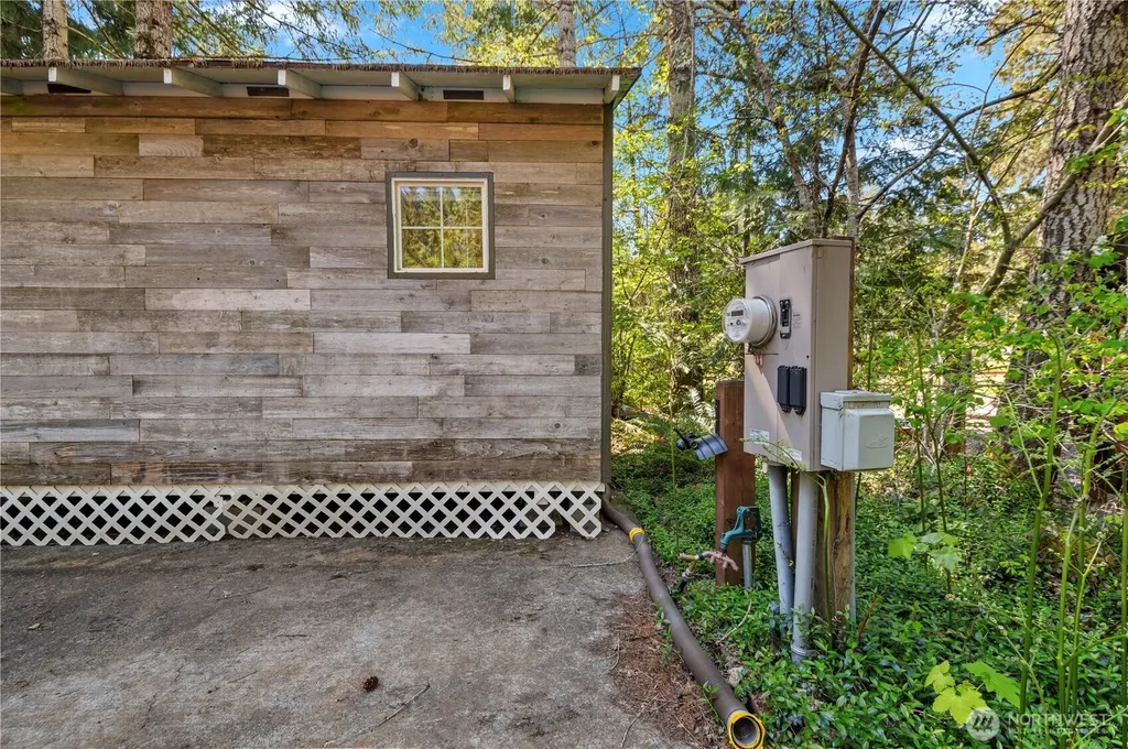 211 N Mount Christie Drive Hoodsport WA 98548