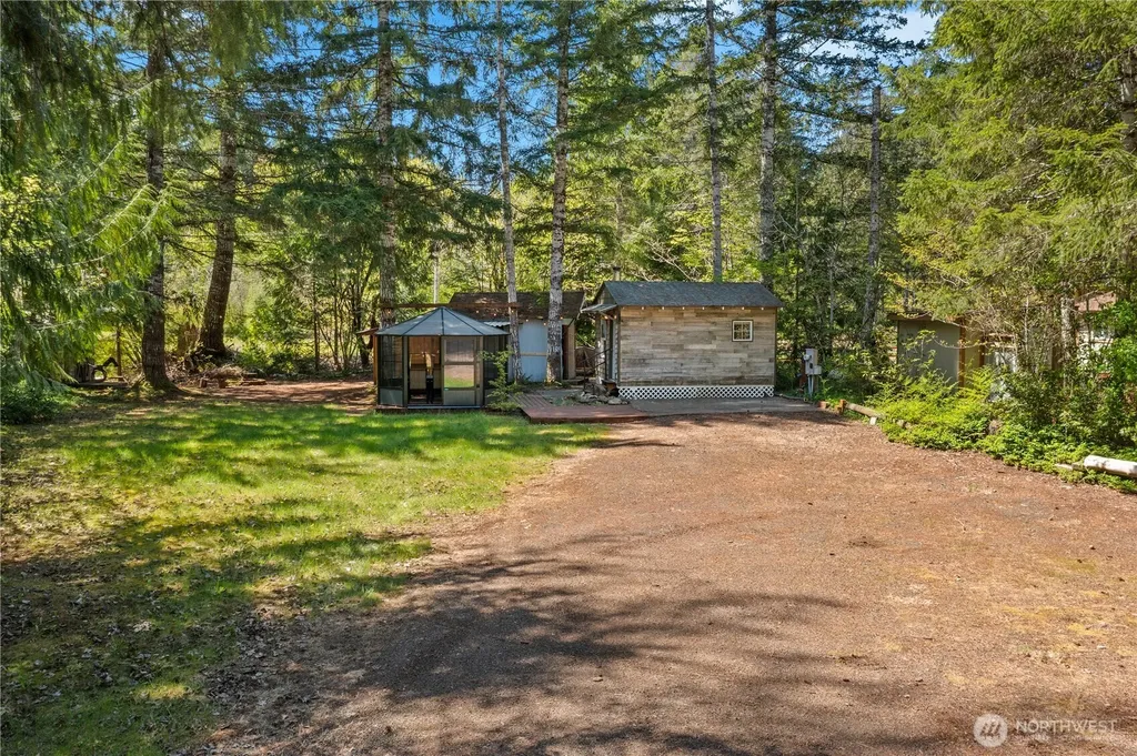 211 N Mount Christie Drive Hoodsport WA 98548