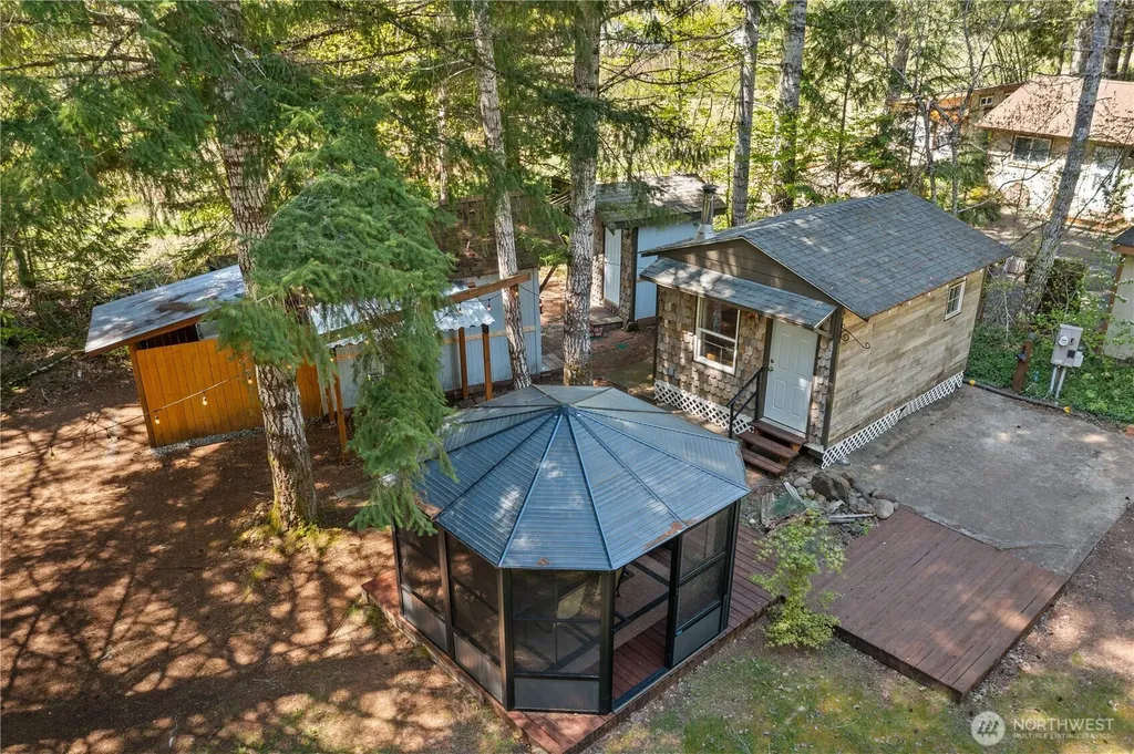 211 N Mount Christie Drive Hoodsport WA 98548
